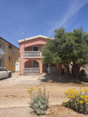 Apartments with a parking space Vir - 23274